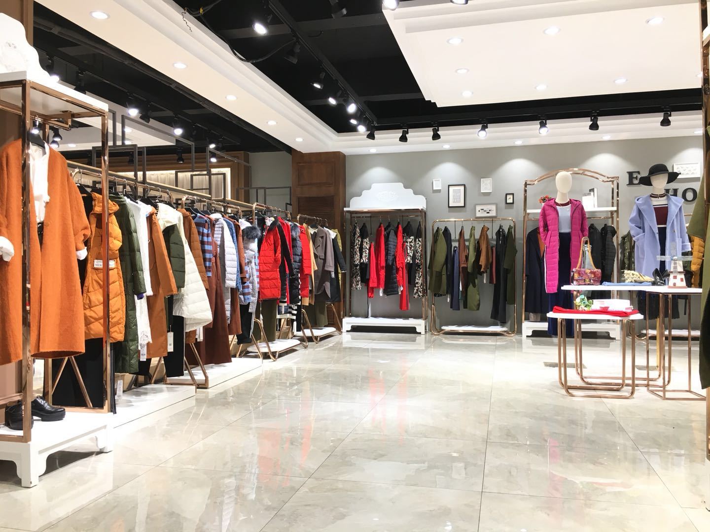 品牌折扣女裝擴張陷阱 為何多開一家店，業(yè)績反降？